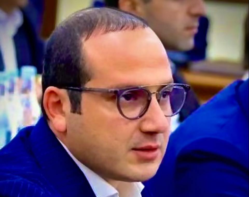 Ոչ աշխատանքային օր, սակայն քաղաքն՝ ամբողջովին խցանված։