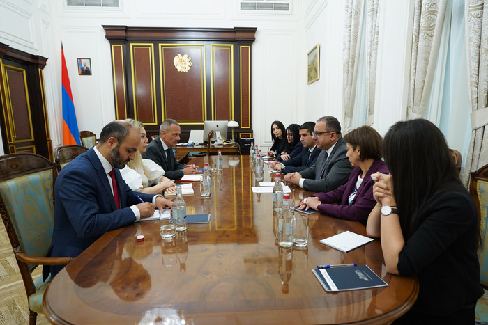 Երևանում «կարմիր գծերի» վճարների շուրջ իրավական պայքարը շարունակվում է