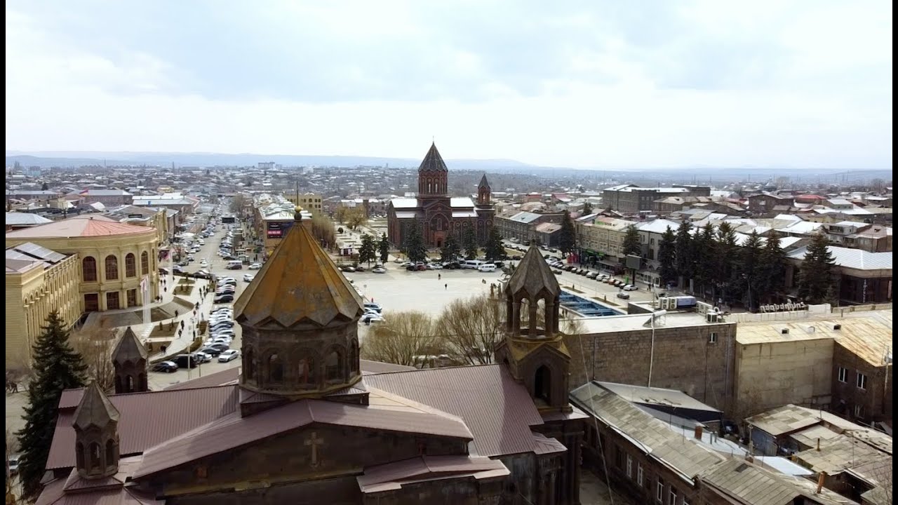 Գյումրու փողոցների մերկասառույցը, Երևանի բակային խաթառակները և այլ թեմաներ
